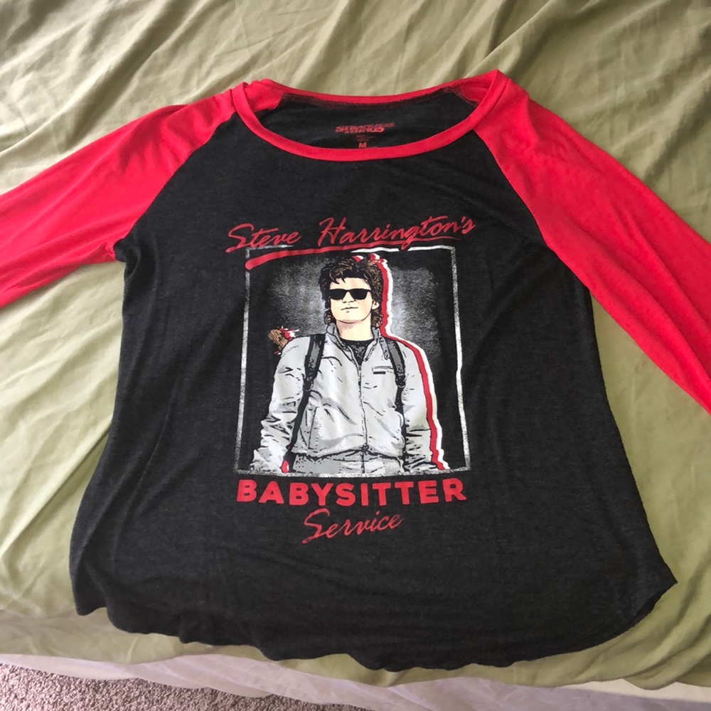 Women’s stranger things Netflix tee